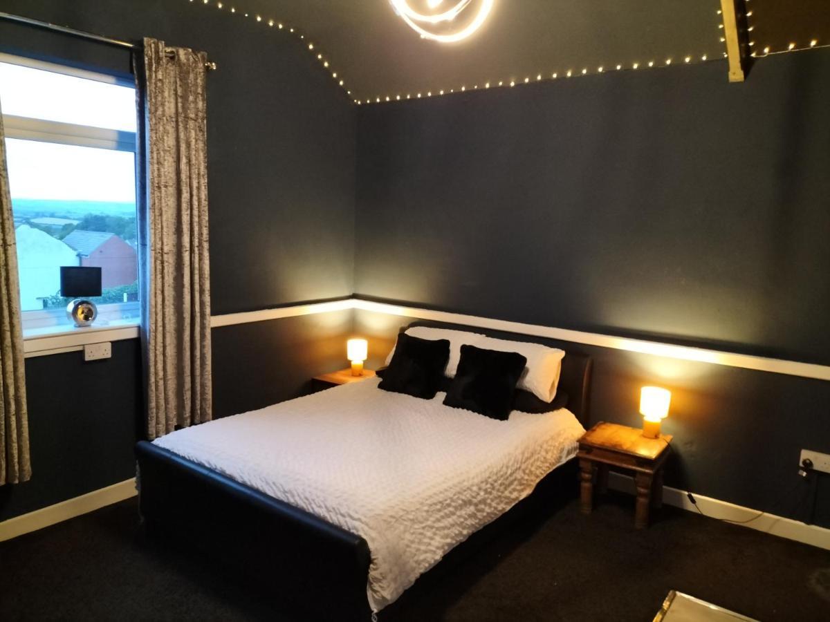 The New Accommodation Free Complementary Breakfast Tibshelf エクステリア 写真