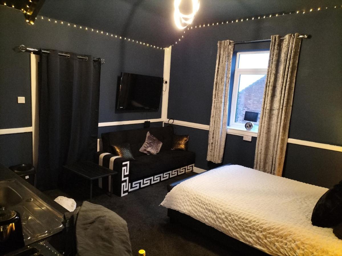 The New Accommodation Free Complementary Breakfast Tibshelf エクステリア 写真