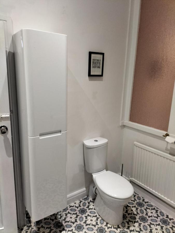 The New Accommodation Free Complementary Breakfast Tibshelf エクステリア 写真